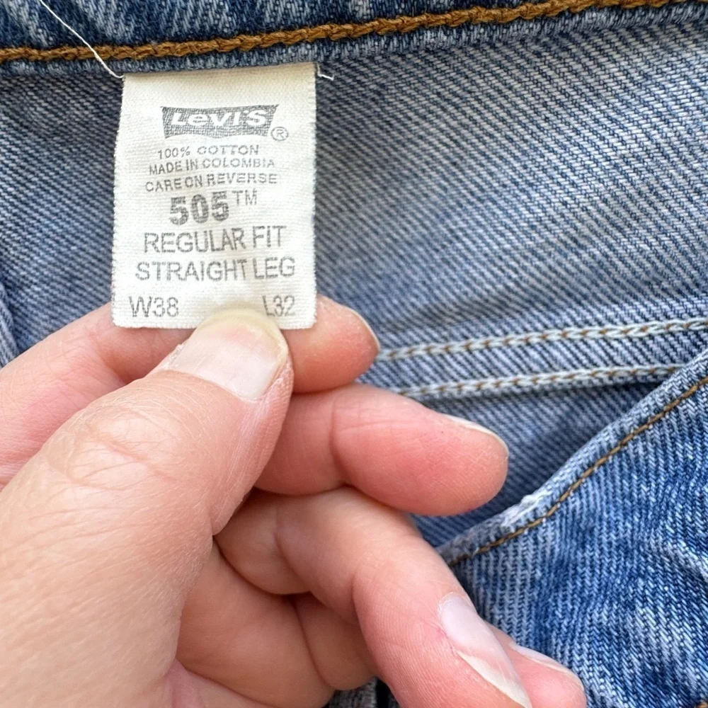 Levi’s 505 Jeans Men’s label 38” x 32” (See pics) actual size 38” x  31